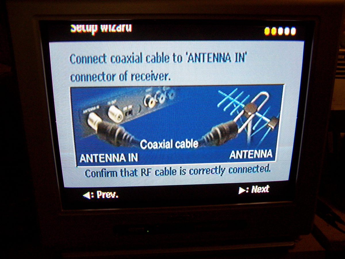Installation: Display
       reminds user to connect coax between antenna and converter's antenna-in jack.