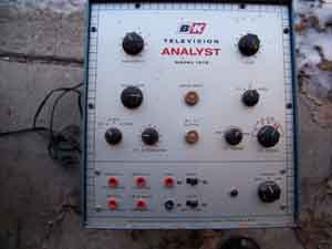 Photo: B&K Model 1075 TV Analyst, View 5