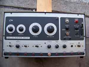 Photo: B&K Model 1076 TV Analyst, View 1